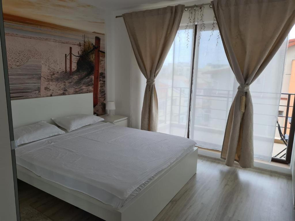 Sea Side Ada Apartment Năvodari Екстериор снимка